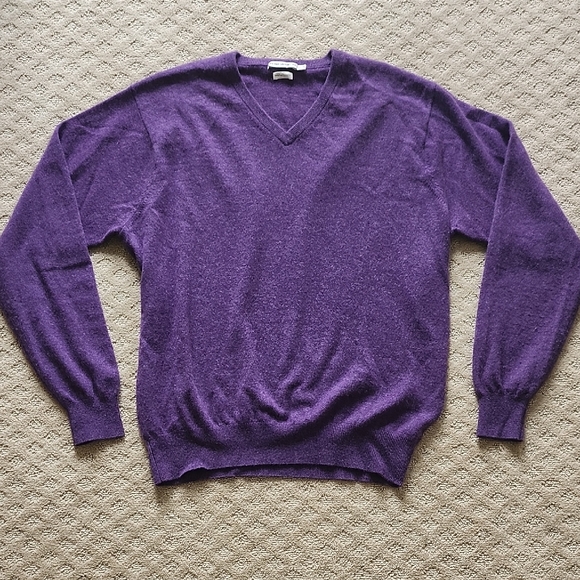 Peter Millar V-Neck Sweater in Deep Purple - Picture 2 of 5